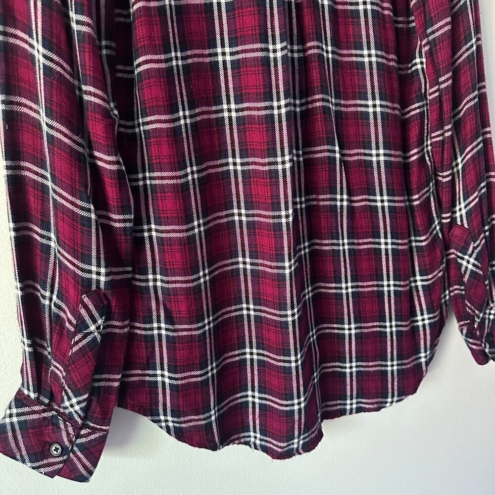 Rails Hunter Button Down Indigo Raspberry - Picture 10 of 13
